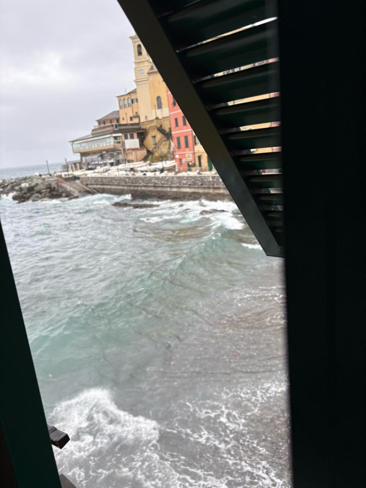 Casa Sulla Spiaggia Di Boccadasse Genua Exterior foto